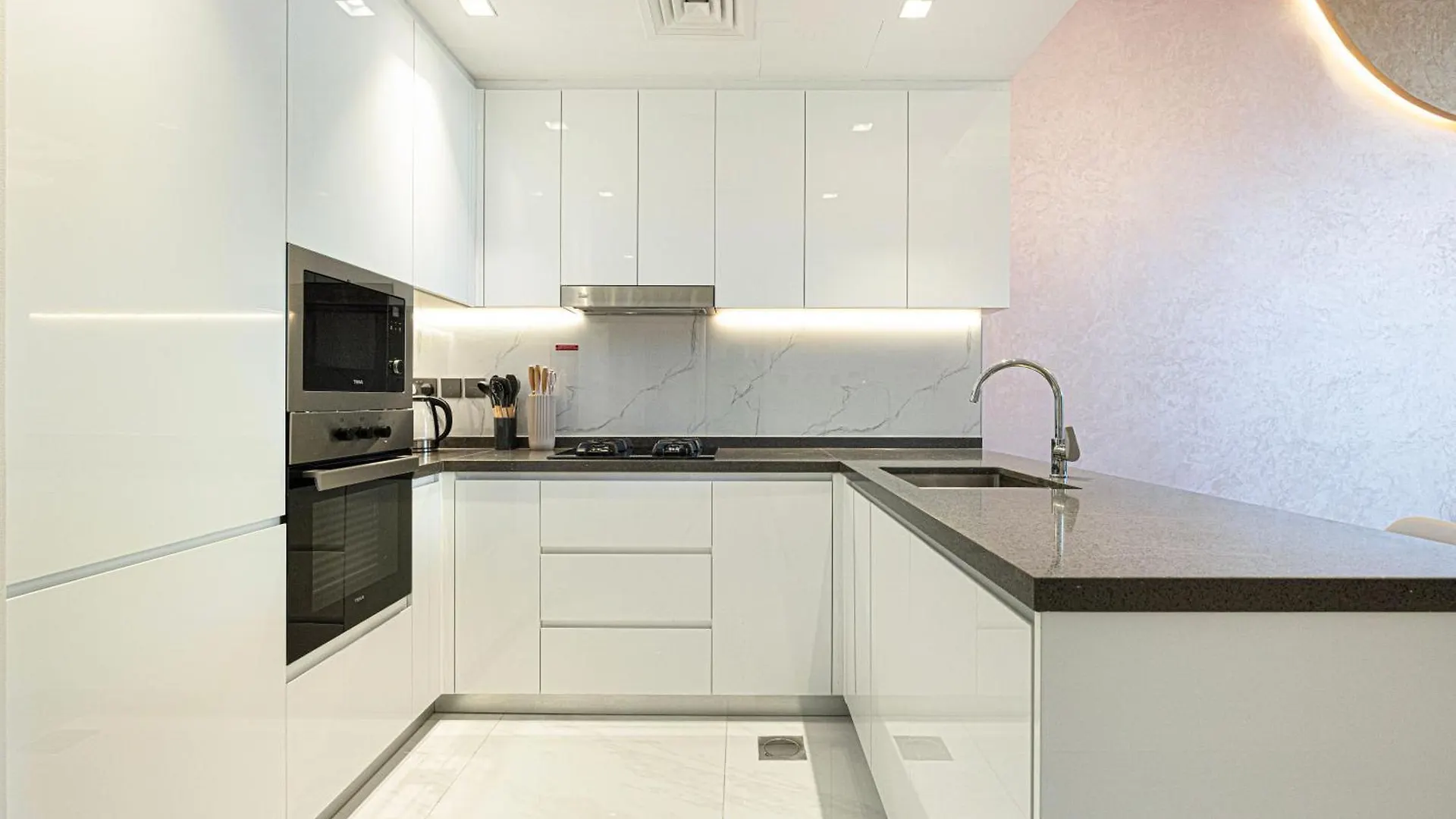דירה דובאי Cozy 2 Bedroom With A Private Pool