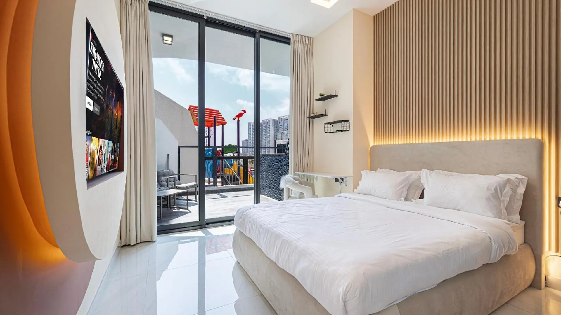 Cozy 2 Bedroom With A Private Pool Dubai