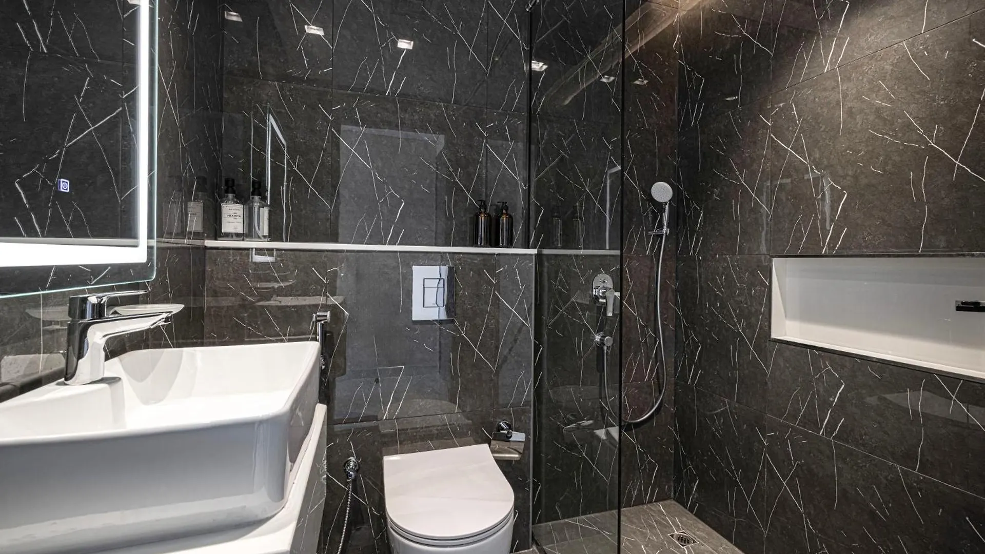 Cozy 2 Bedroom With A Private Pool Dubai
