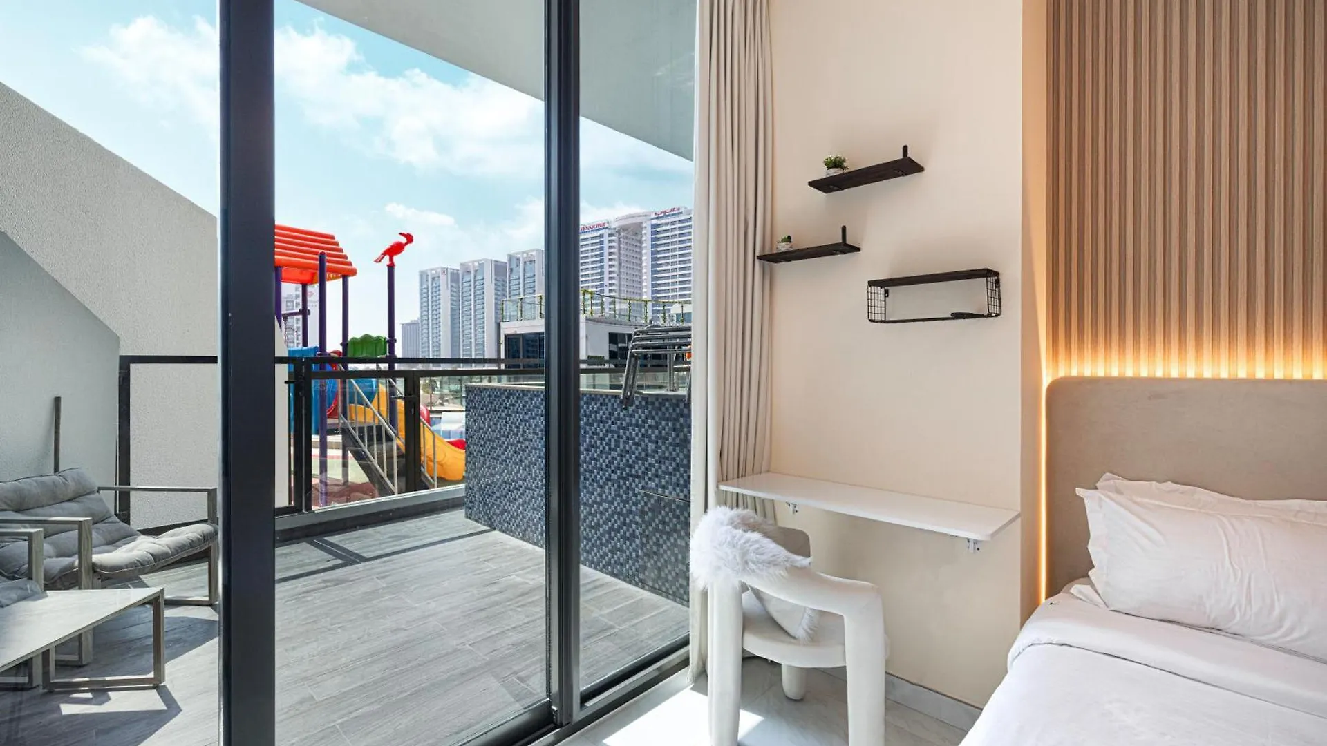 Cozy 2 Bedroom With A Private Pool Dubai Apartment