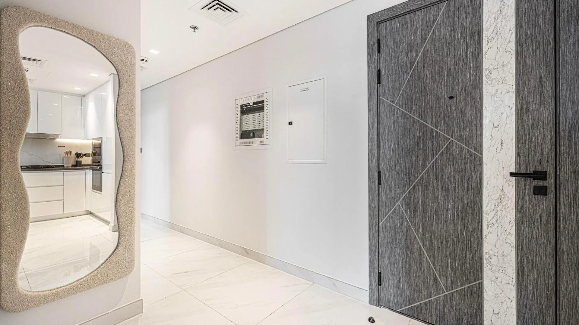 Cozy 2 Bedroom With A Private Pool Dubai